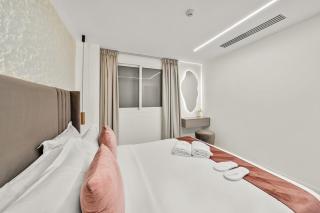 FIRST CLASS 2BR Luxury Marina Bliss - 2