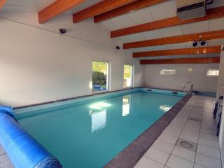 Quaint holiday home with heated indoor pool - Purnode - 1