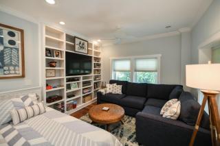 Casa Mariposa - Luxury Butterfly Garden Steps to Pine Ave PoolSpa Bikes 4 Houses to Beach - 4