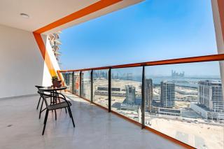 Spacious Balcony with Breathtaking Creek Views, Just a Short Drive from Zabeel Stadium, Al Jaddaf Walk, and Cactus Park, Binghatti Avenue, Al Jaddaf by Deluxe Holiday Homes - 9