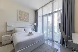 Modern 2BR Apartment in Merano Tower, Business Bay - 1