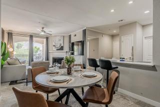 Kota 2027 Cozy 2BR l 2BA Apartment - Pool - Gym - Free Parking - 4