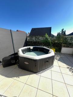 La Roseraie - SPA Privé - Parking Gratuit - Jacuzzi - Familial - Professionnel - 2