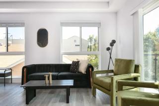 3BR Urban Retreat with Modern Amenities - 7