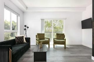 3BR Urban Retreat with Modern Amenities - 6