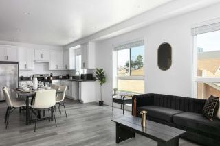 3BR Urban Retreat with Modern Amenities - 5