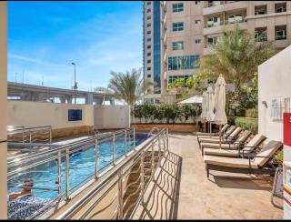 Centric Flat w Marina View, Ideal Beach Stay Big Terrace Sleep 9 - 3