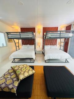 Panika family room - 9