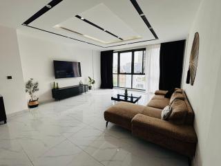 Magnifique Appartement avec PISCINE sur le toit, 3 Chambres, 4 Salles de Bain, Gym, Terrasse, Cuisine locale & nettoyage quotidien LUXURY & COMFORT in ALMADIES - 5