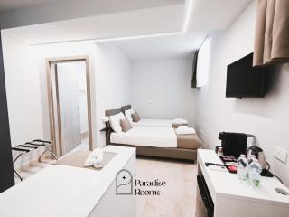 Hotel Paradise Rooms - 9