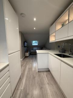 Modern 1 Bed Flat w-Garden Pets & Families Welcome - 1