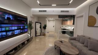 Apartment with Jacuzzi on the sea in Damac Tower - Damora - 3