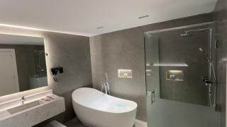 Apartment with Jacuzzi on the sea in Damac Tower - Damora - 2