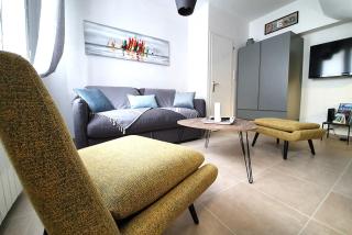 Maison sablaise située entre port et plage - 1