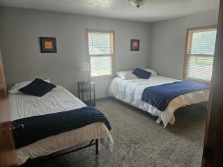Spacious Duplex by Fairgrounds & Downtown with Fire Pit - 6