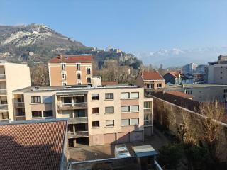GARE, T2, Vue Bastille et Belledonne, climatisation, neuf - 9