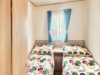 Sea View Caravan - 4