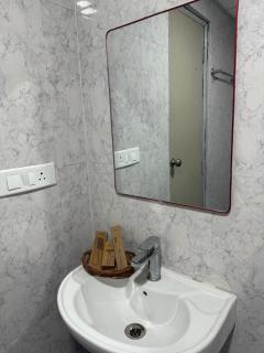 Cozy & Luxury Studio with Pool Access - 7
