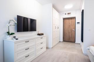 Hills Residence - Studio with Balcony & Parking - 1