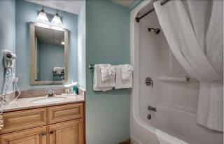 Charming 1 BR Oceanview Condo for 4! Ocean Reef 825 - 2
