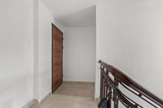Central Fireplace Loft 1BR Parliament - 9