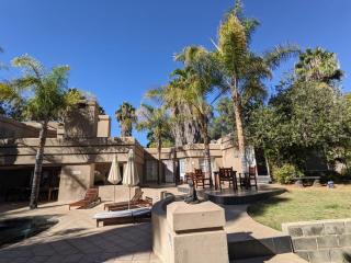 Oudtshoorn Guest House - 8