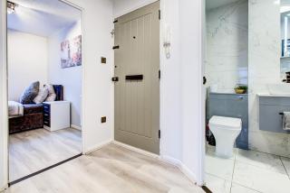 Stratford 2BR Retreat - Work, Rest & Explore - 1