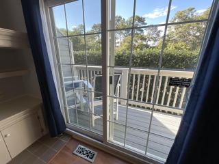 6F Cumberland - split level, 2 bedroom villa, full access!! condo - 6