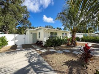 Bradenton Retreat 4BR 3Bath with pool - 0