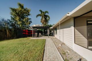 The Hidden Gem Water Front Home - 3