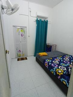 Homestay Puteri D'Durian Guling - 2