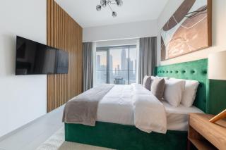 Spacious 2BR with Burj Khalifa View in Downtown Dubai - 7