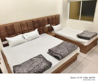 Hotel Gokul - 4
