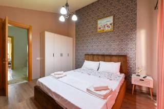 Relaxing Gateway With Beautiful City Views And Parking - 6
