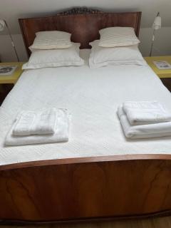 belle chambre moderne , avec douche équippement complet - 7