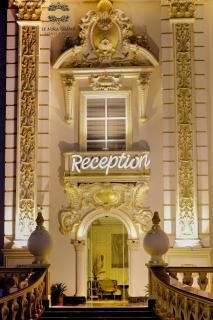 Le Aura Grand Hotel - 8