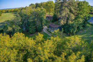spa privatif intérieur du chalet -la truffe- le bois de la pause- - 8