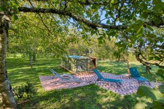 spa privatif intérieur du chalet -la truffe- le bois de la pause- - 6