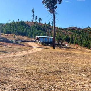Amazing Log Cabin with Stunning Views in Conner, Montana - 9
