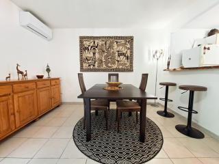 L'oasis urbain - Charme unique et piscine - 0