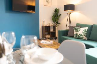 Modern House Ideal For Families and Contrators - 3