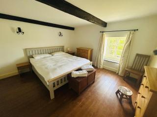 Bailey Glace Farmhouse Monmouth - 1