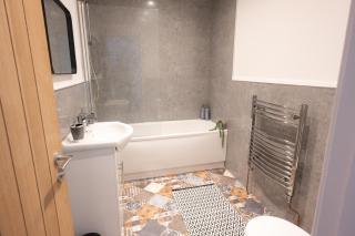 Modern House Ideal For Families and Contrators - 4