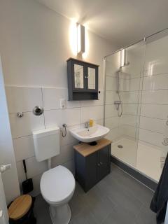 Five O - Businessapartment Precht - QueenSize Bett - 2