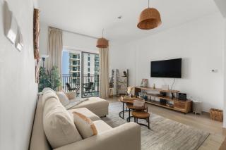 Canal-view 1br Balcony Pool Near F1 & Parks - 5