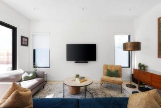 Central Austin Oasis with Pool - Sleeps 9 - 2