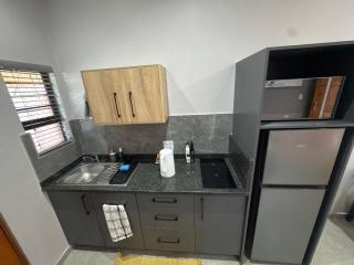 Modern Bachelor Flat on Die Bult Flat 9 - Potchefstroom - 4