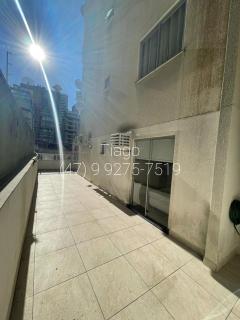 Apto de 2 Quartos em Meia Praia - 7