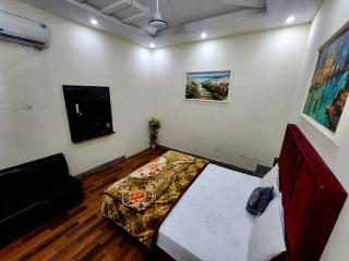 Royal Enclave Hotel - 7