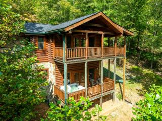 Briar Brook - Private Smoky Mountain Luxury Log Home with 2 Fireplaces, Hot Tub & Community Pool - 0
